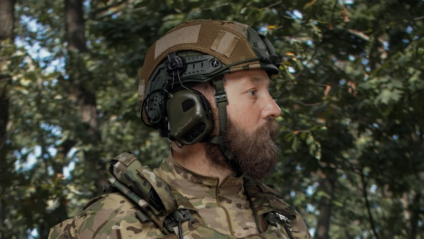 Як встановити активні навушники на шолом