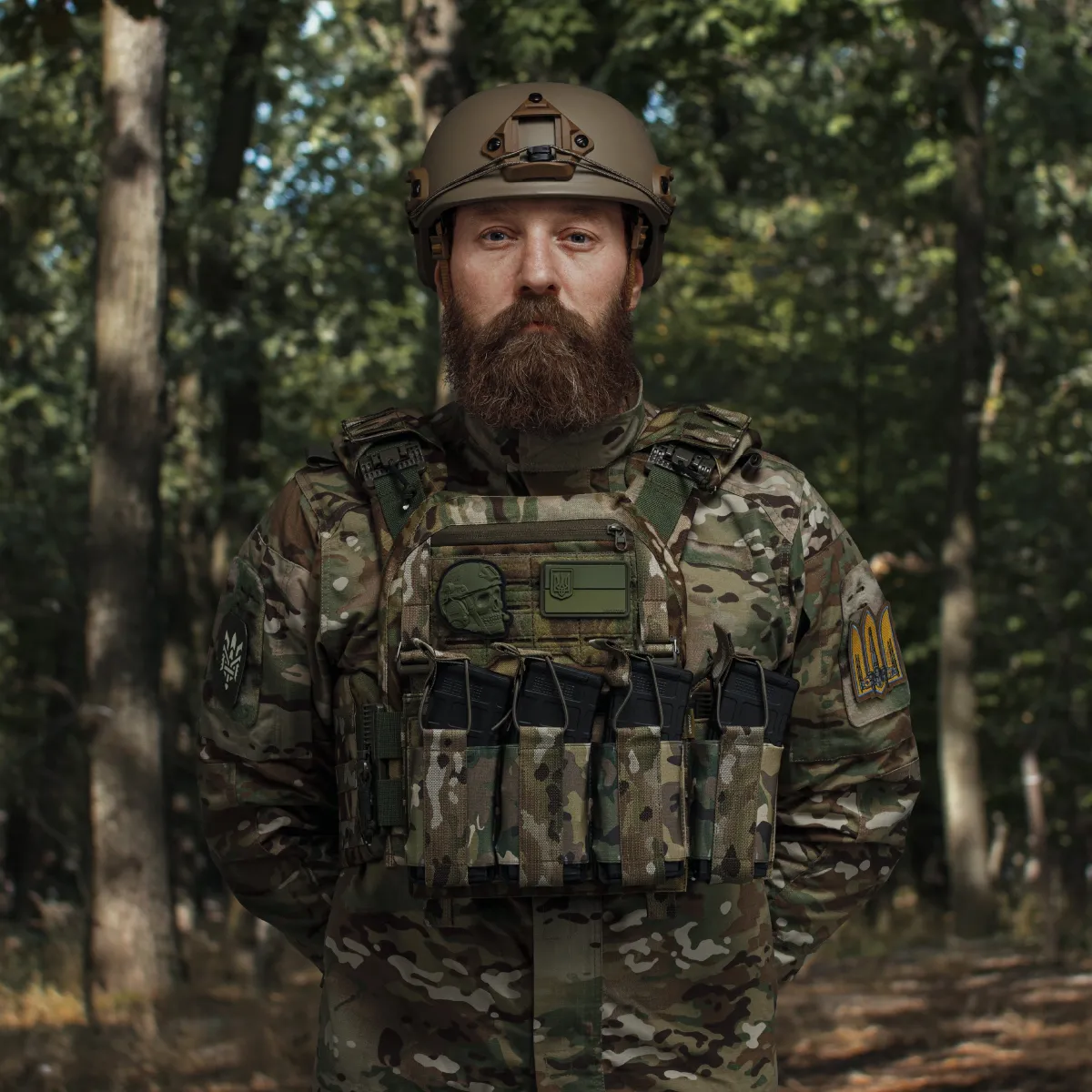 Боковой правосторонний эластичный подсумок для магазинов АК/AR и турникетов открытого типа с креплением на липучке. Мультикам 3