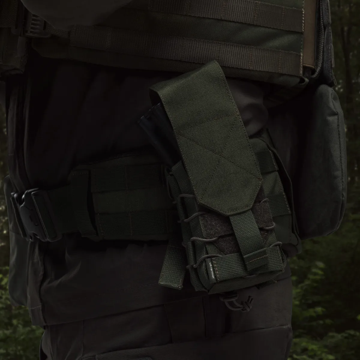 Двойной закрытый подсумок с клапаном под магазины АК/АR. Олива 4