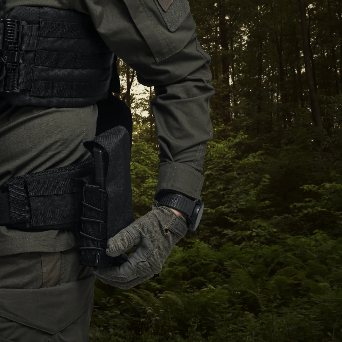 Одинарний закритий підсумок з клапаном під магазин АК/АR. Чорний. 7