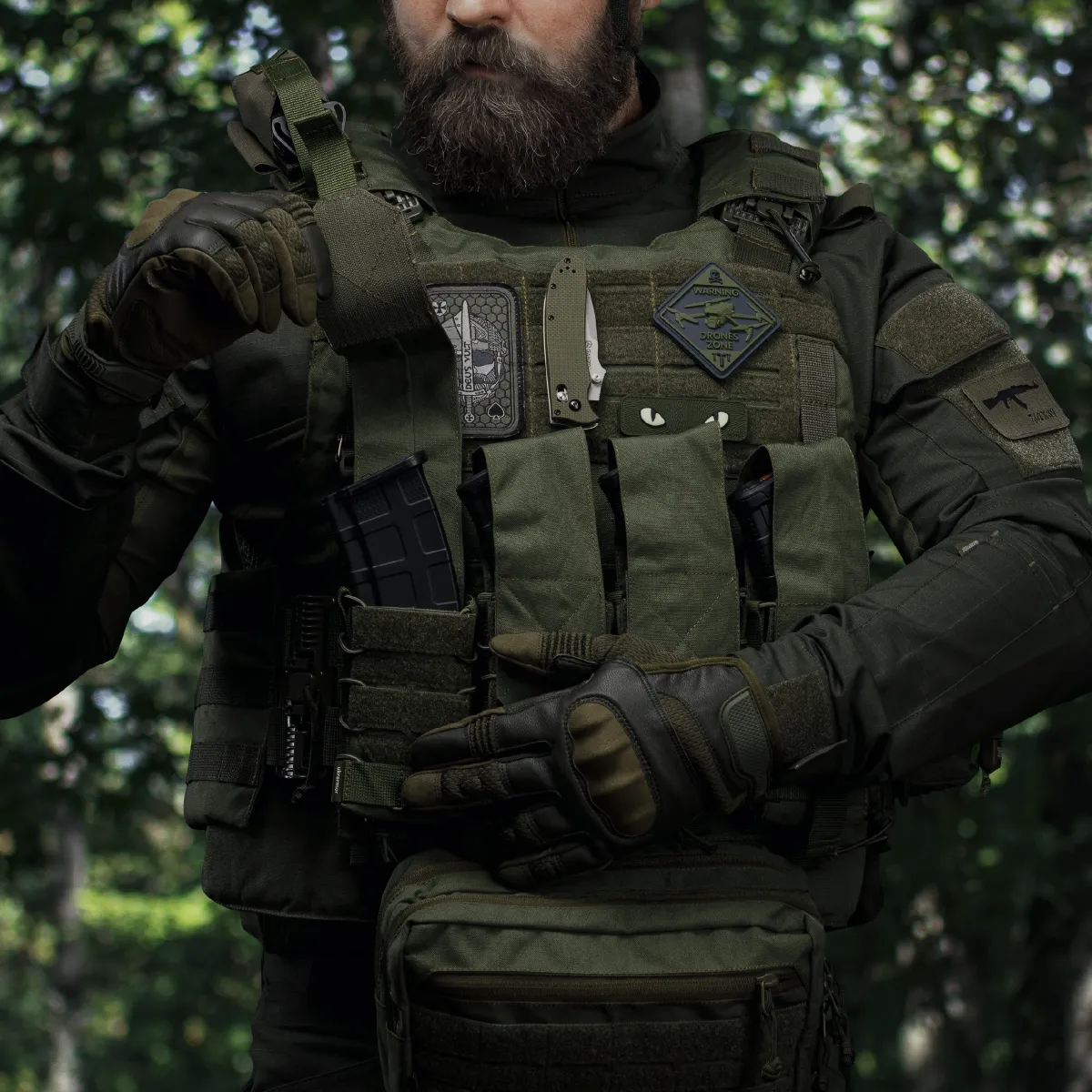 Одинарный закрытый подсумок с клапаном под магазин АК/АR. Олива. 6