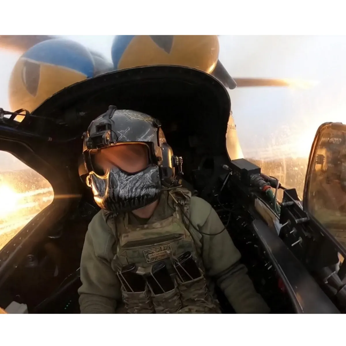 Збільшена плитоноска (PRO) під бронеплити 27х35 см. Мультикам 8