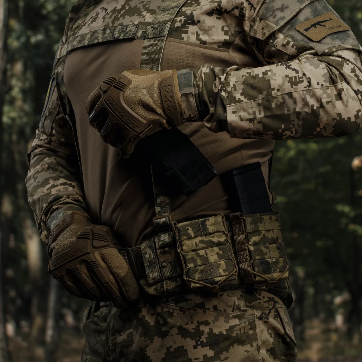 Одинарний підсумок під магазин AR, пластикова основа. Система MOLLE. Піксель (ММ-14) 6