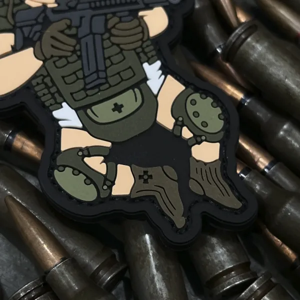 Патч (шеврон) «Малюк народжений для війни» від Sanchi. М’який ПВХ пластик. Олива 4