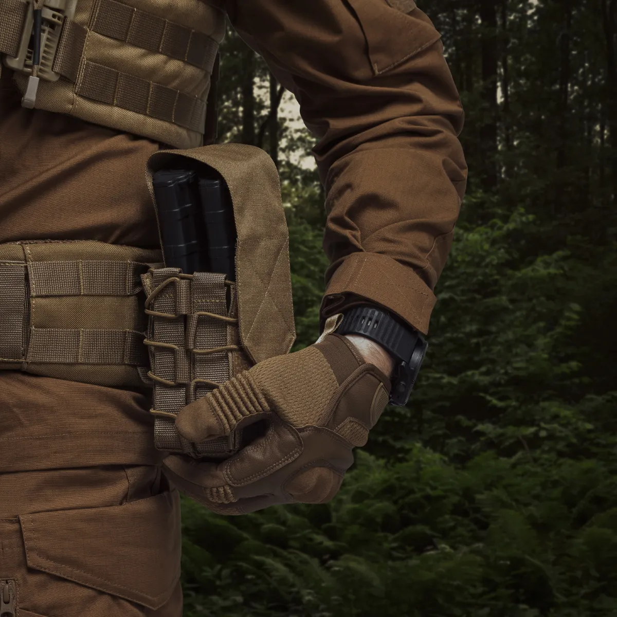 Подвійний закритий підсумок з клапаном під магазини АК/АR. Койот 2