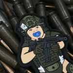 Патч (шеврон) «Малюк народжений для війни» від Sanchi. М’який ПВХ пластик. Олива 3
