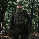 Бронежилет 3-го класу (PRO). Вага 3.8 кг. Поліетиленові плити 1.6 кг. Олива 5