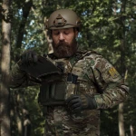 Боковой правосторонний эластичный подсумок для магазинов АК/AR и турникетов открытого типа с креплением на липучке. Мультикам 6